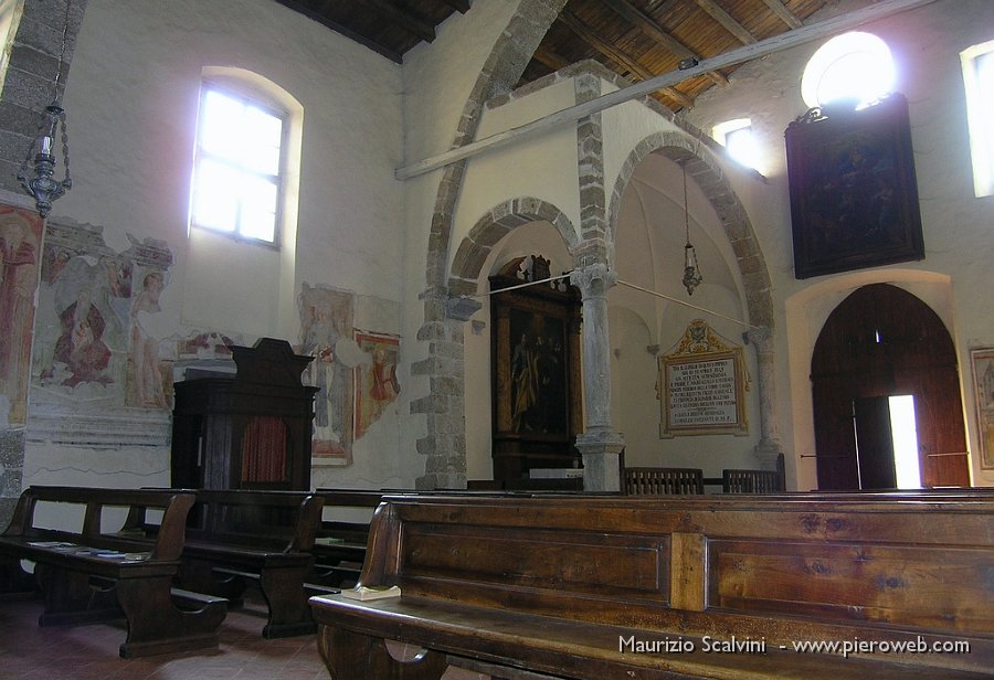 14 Interno della chiesa.JPG